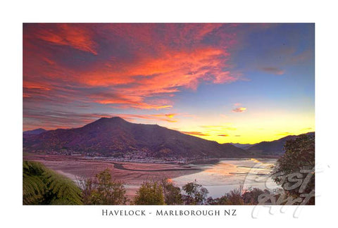 043 - Post Art Postcard - Havelock Sunset