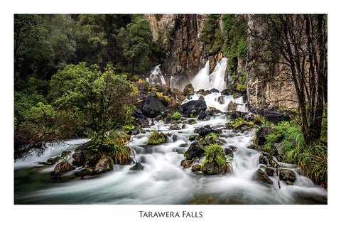526 - Post Art Postcard - Tarawera Falls