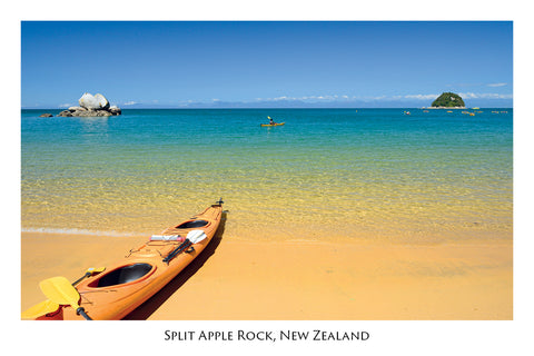 680 - Post Art Postcard - Split Apple Rock - Kayaks
