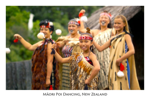 697 - Post Art Postcard - Maori Poi Dancing