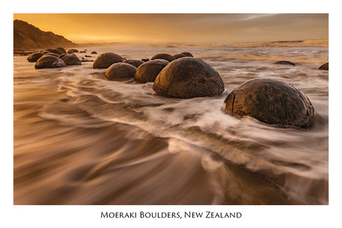 726 - Post Art Postcard - Moeraki Boulders Waves