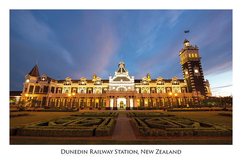 729 - Post Art Postcard - Dunedin Railway Station