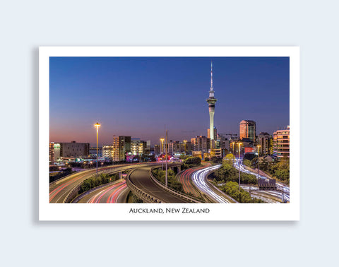 532 - Post Art Postcard - Auckland at night