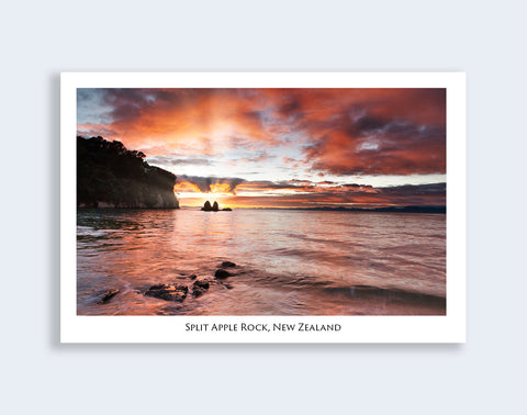 567 - Post Art Postcard - Split Apple Rock - Sunrise