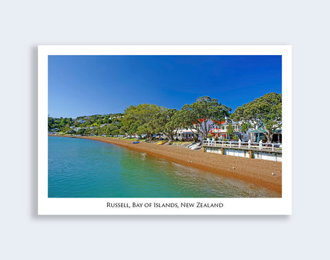603 - Post Art Postcard - Russell Beachfront