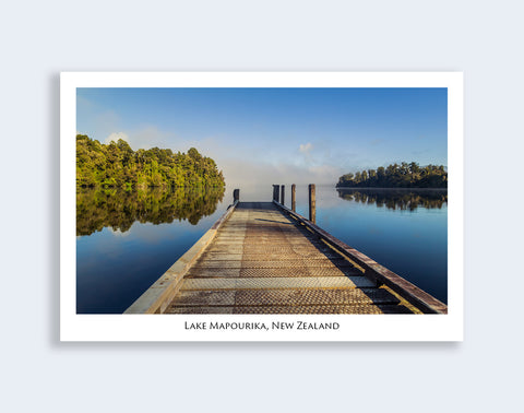 605 - Post Art Postcard - Lake Mapourika