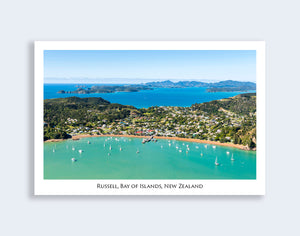 611 - Post Art Postcard - Russell Aerial