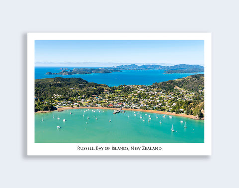 611 - Post Art Postcard - Russell Aerial