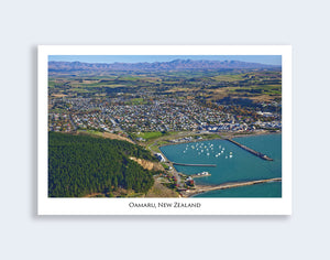 724 - Post Art Postcard - Oamaru Aerial
