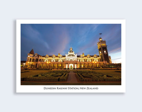 729 - Post Art Postcard - Dunedin Railway Station