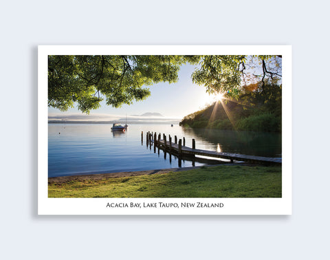 752 - Post Art Postcard - Acacia Bay, Lake Taupo