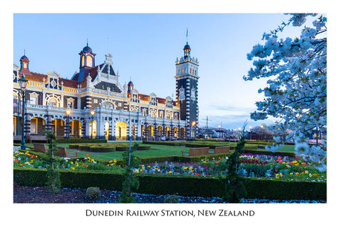 766 - Post Art Postcard - Dunedin Railway Station