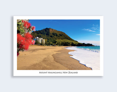 N34 - Post Art Postcard - Beach at Mt Maunganui