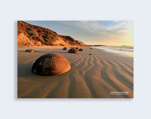 PCL 1024 - Sisson Postcard - Moeraki Boulders