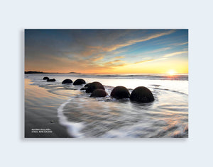 PCL 1103 - Sisson Postcard - Moeraki Boulders