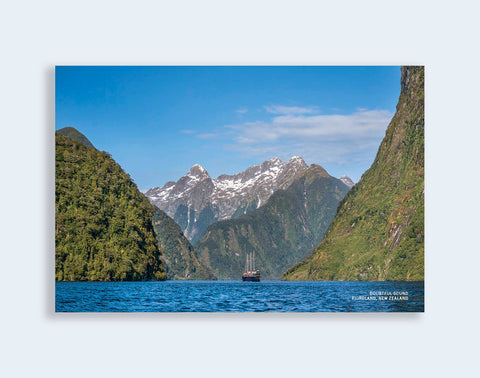 PCL 1128 - Sisson Postcard - Real Journeys Boat Doubtful Sound
