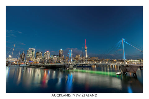 514 - Post Art Postcard - Auckland City at night