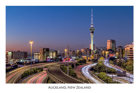 532 - Post Art Postcard - Auckland at night