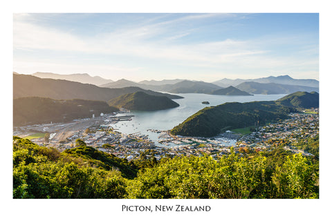 587 - Post Art Postcard - Picton from hilltop