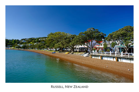 603 - Post Art Postcard - Russell Beachfront