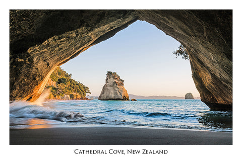 607 - Post Art Postcard - Cathedral Cove