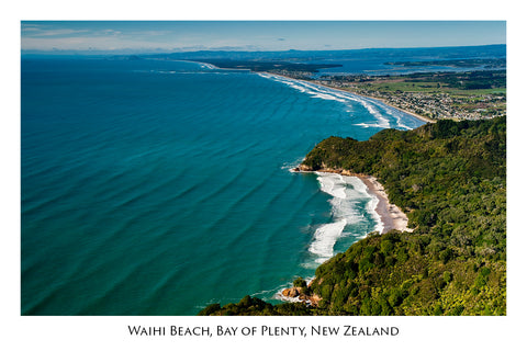 632 - Post Art Postcard - Waihi Beach