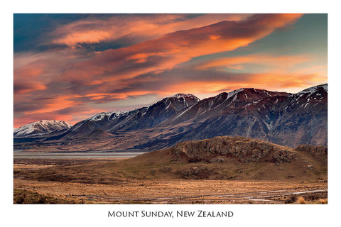 661 - Post Art Postcard - Mount Sunday