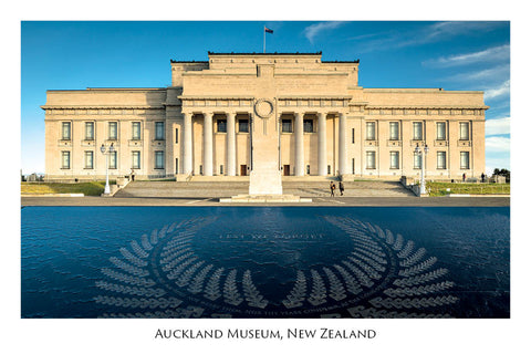 662 - Post Art Postcard - Auckland Museum