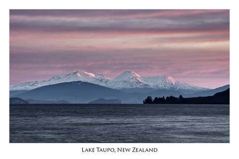 753 - Post Art Postcard - Lake Taupo