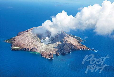 N29 - Post Art Postcard - White Island